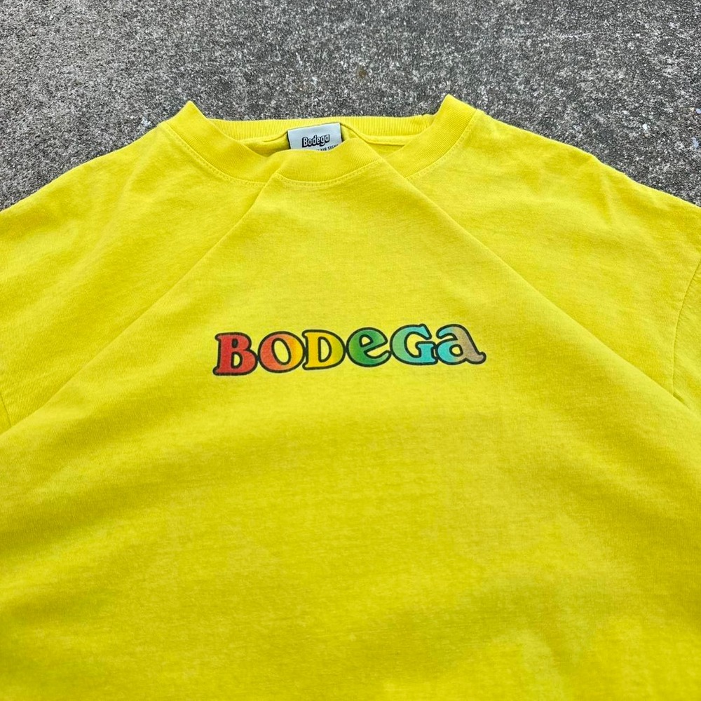Vintage 2000s Bodega Logo Graphic T Shirt Yellow Streetwear Mens Large (g3b)